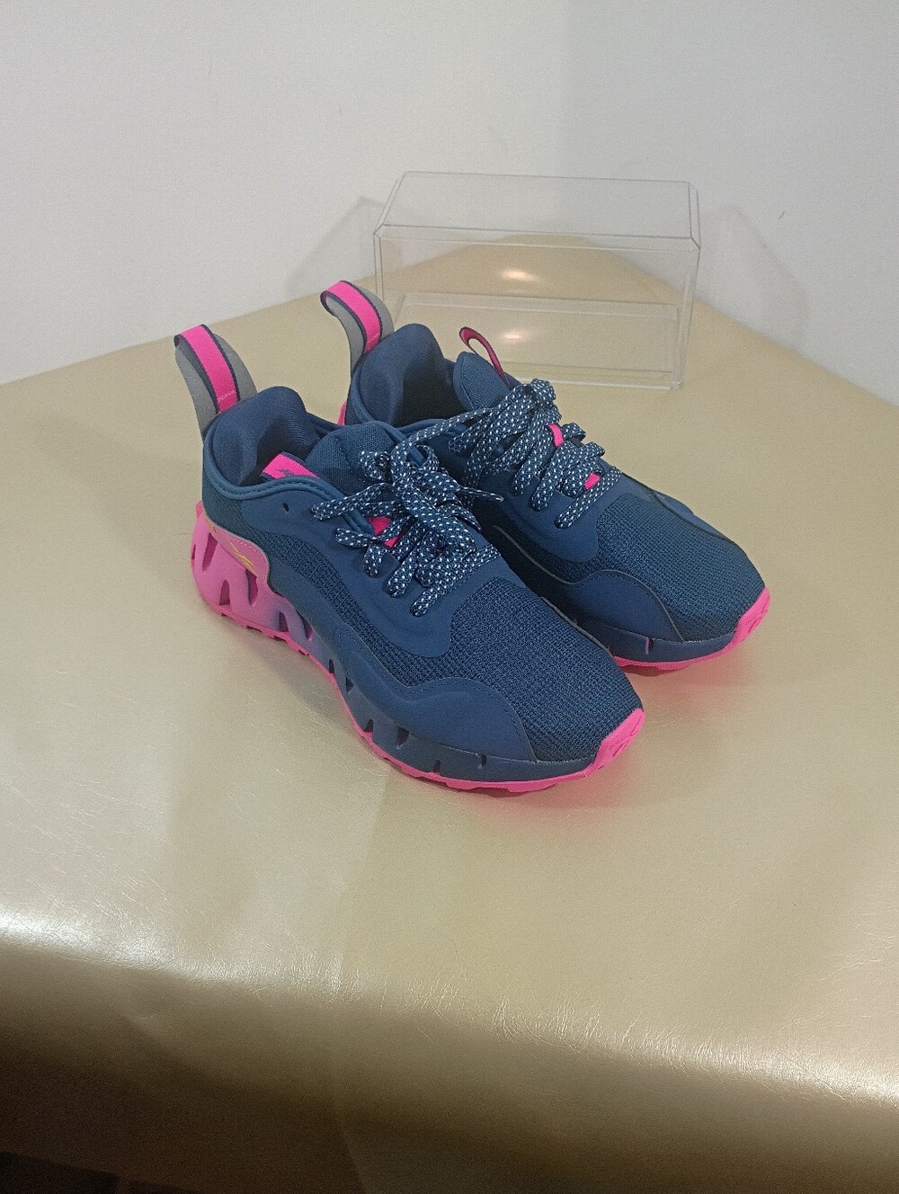 Reebok Women's SZ 7.5 Zig Kinetica Navy Blue/ Pink Running Shoes Sneakers .